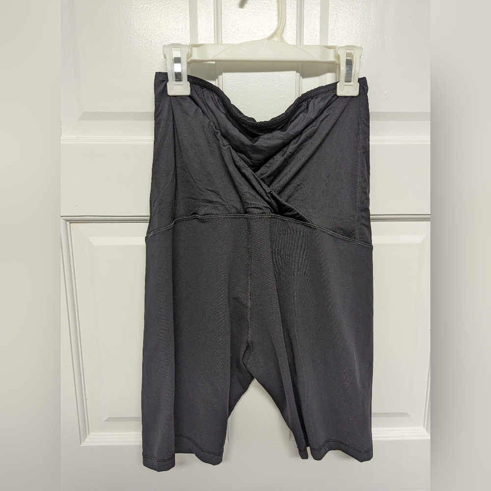 Maternity biker shorts - Picture 3 of 3